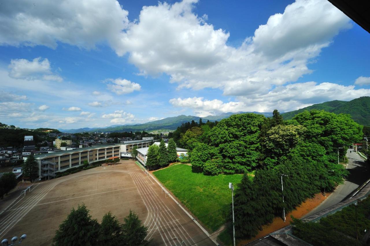 Senkeien Tsukioka Hotel Kaminoyama Exterior photo
